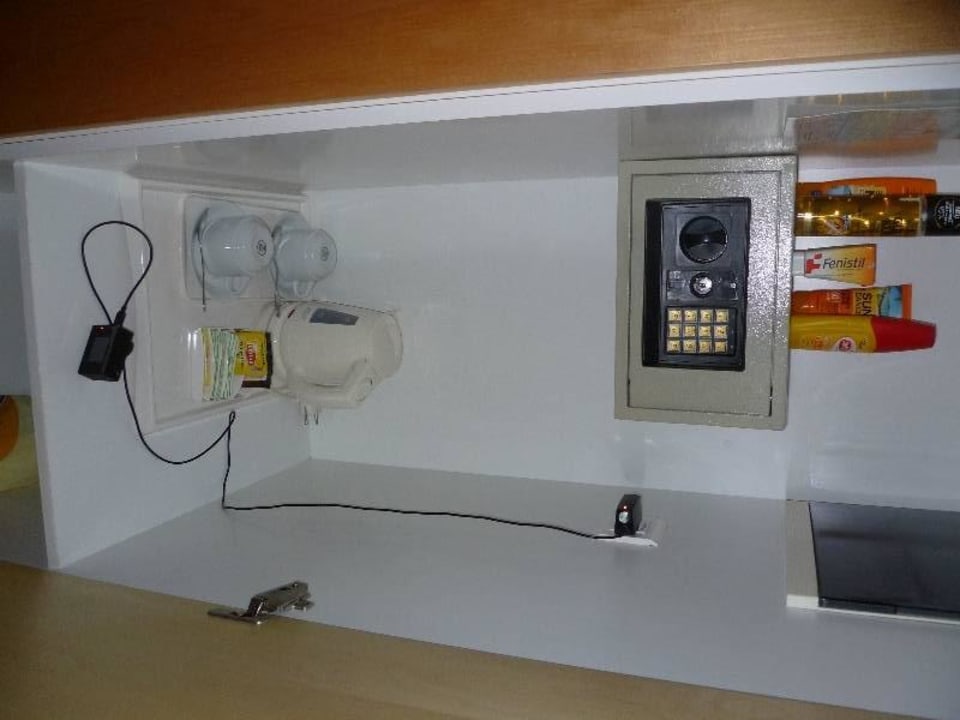 Safe & Teeküche Zimmer 687  Hotel Kalithea Horizon Royal