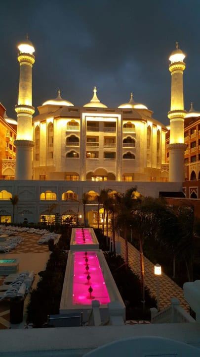 Taj Mahal abends Royal Taj Mahal Hotel