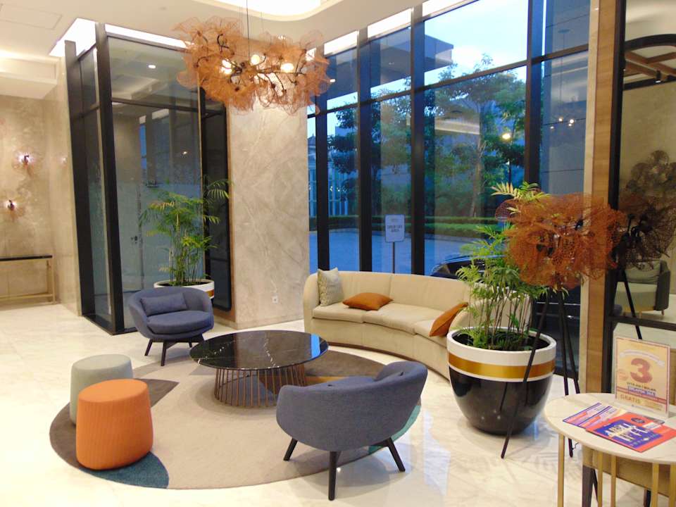 Lobby Hilton Garden Inn Jakarta Taman Palem