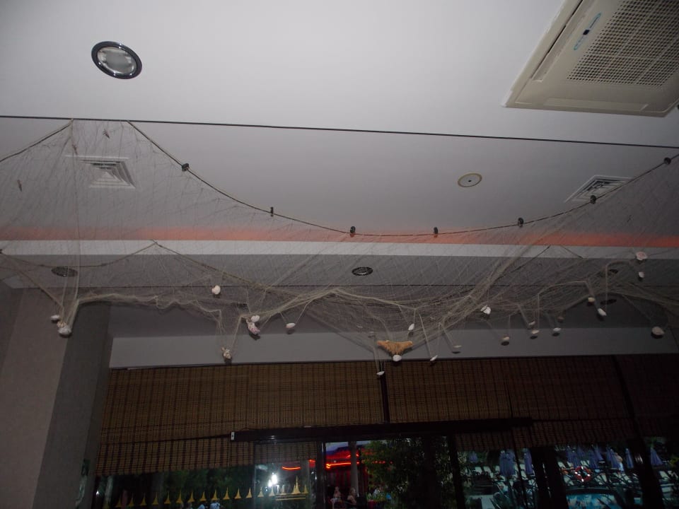 Потолок ресторана Siam Elegance Hotels & Spa