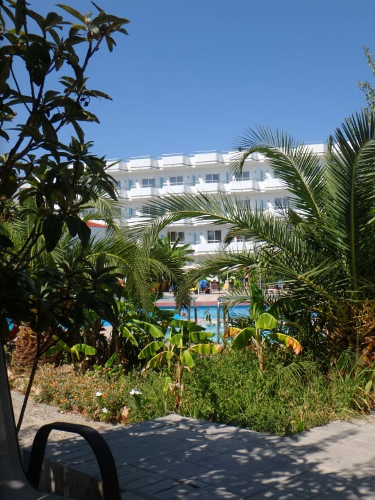 Gartenanlage Irene Palace Beach Resort Club alltoura