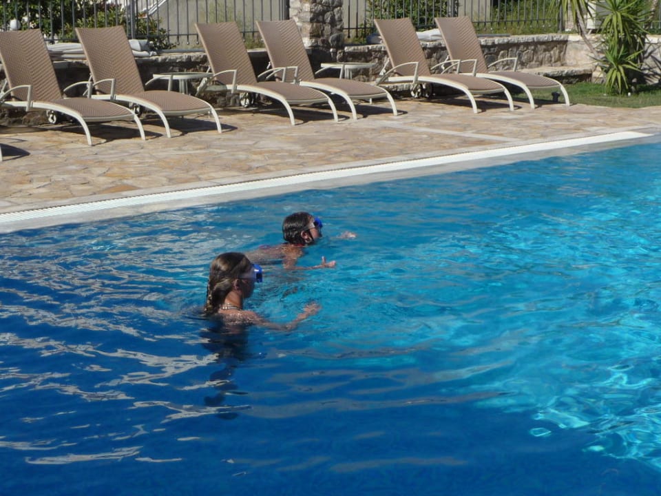 Swimmingpool Harmony Hotel Apartments