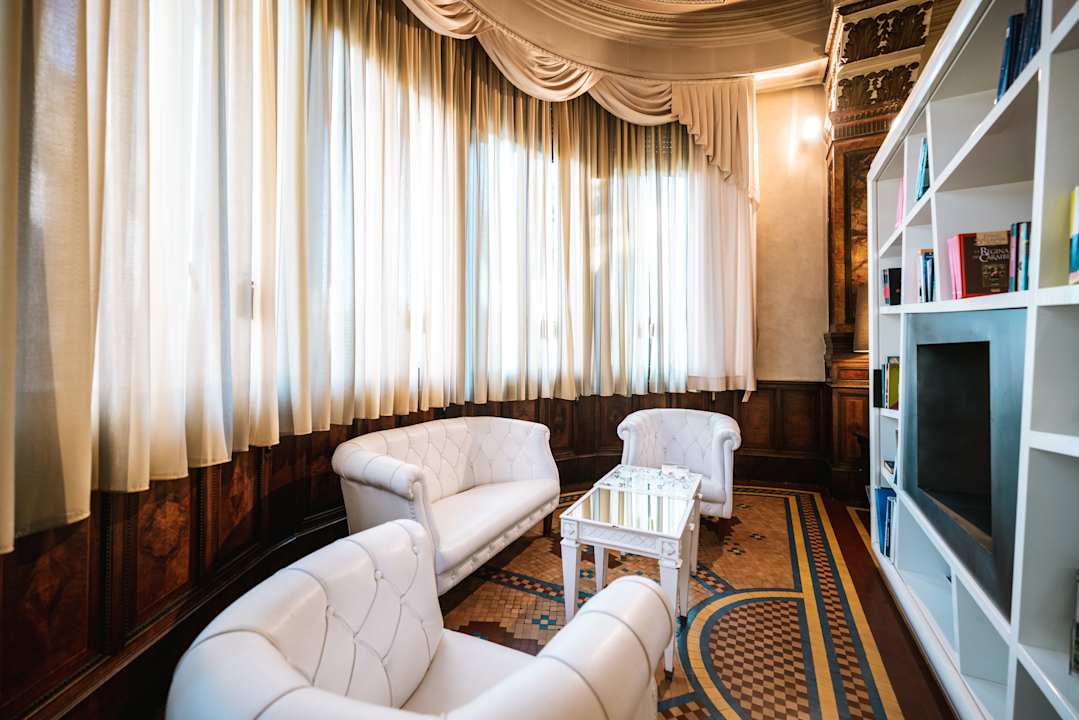 Lobby Hotel De La Ville