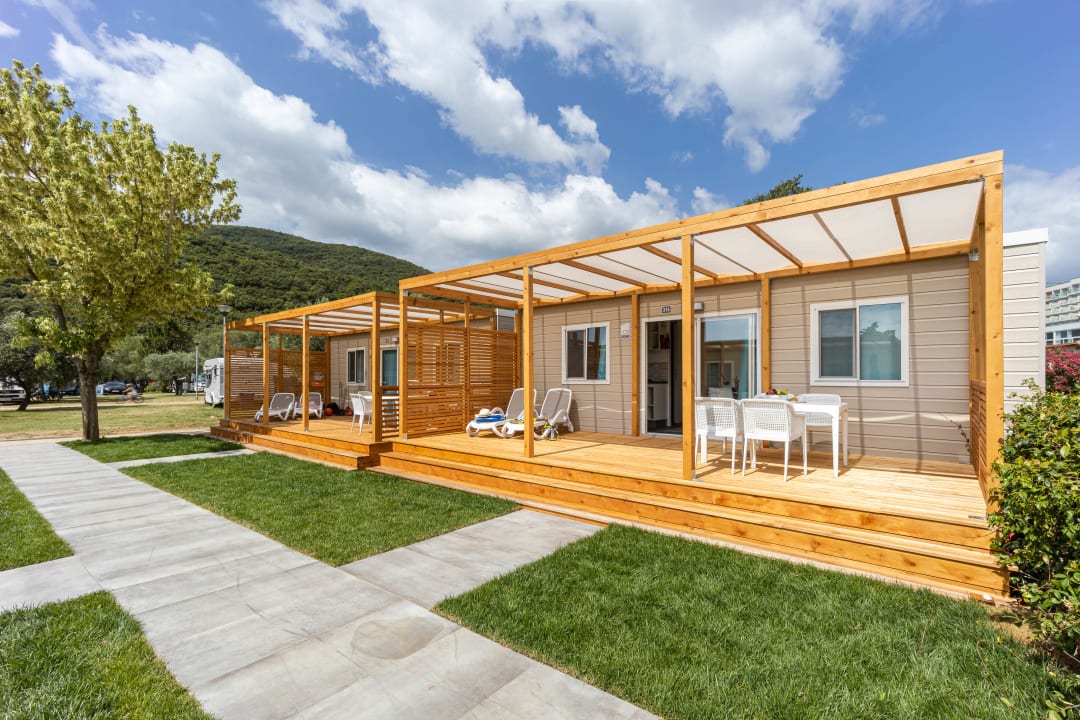 Außenansicht Oliva Camping - Maslinica Resort