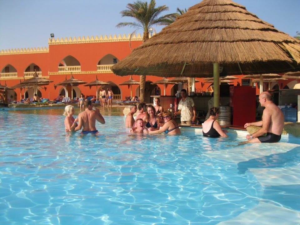 По коктельчику Pickalbatros Alf Leila Wa Leila Resort - Neverland Hurghada