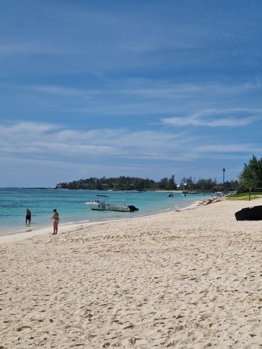 Strand Crystals Beach Resort Belle Mare, a member of Radisson Individuals