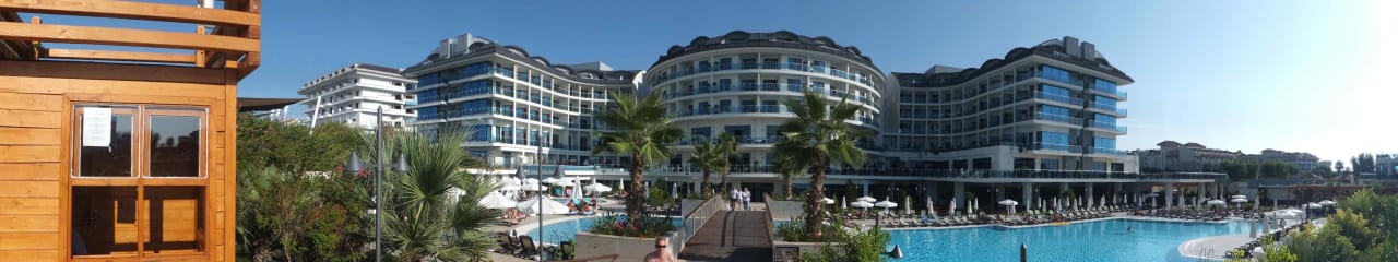 Blick von der Strandpromenade Commodore Elite Suites & Spa - Adults only