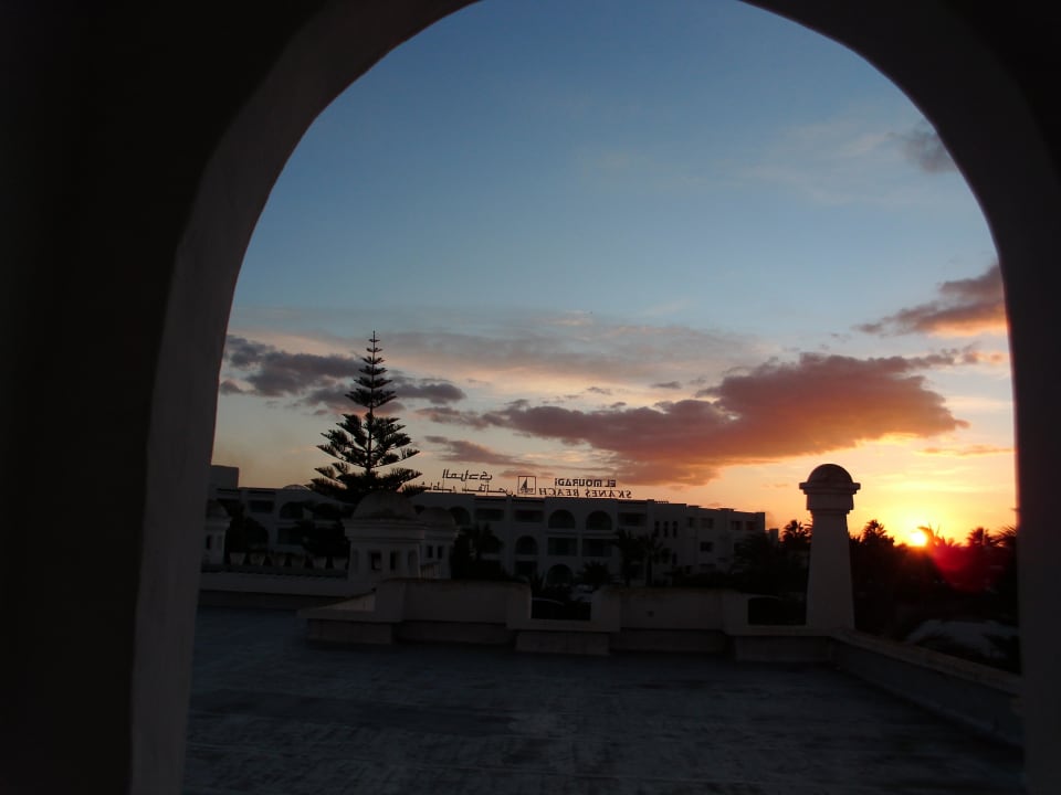 Sonnenuntergang Hotel El Mouradi Skanes Beach