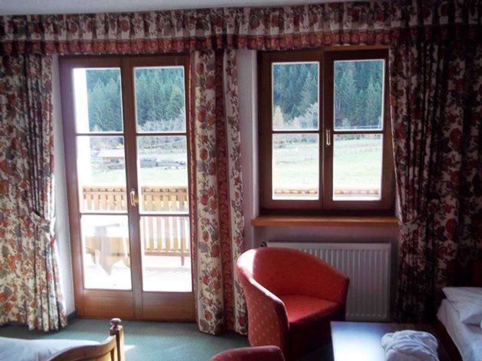 Unser 1. Zimmer - Zugang Balkon Alphotel Tyrol