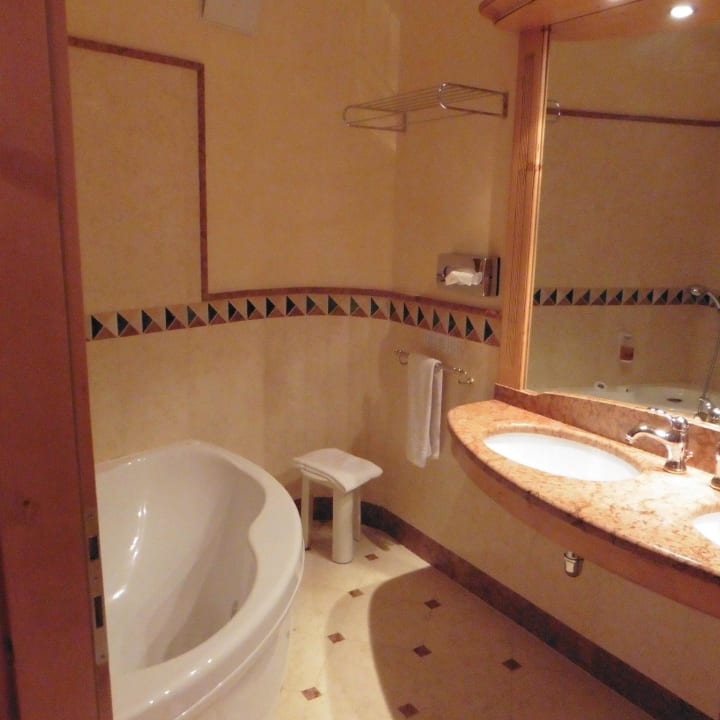 Bad Zimmer 211 Hotel Lagorai