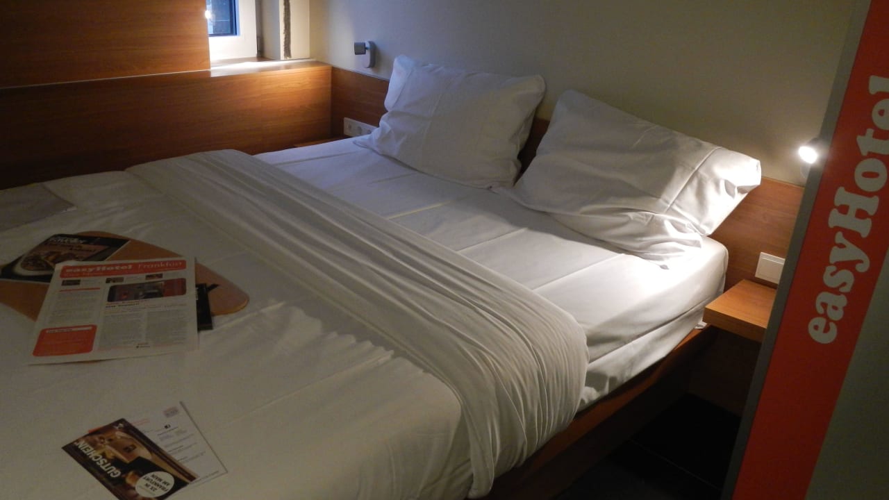 Bett easyHotel Frankfurt City Center