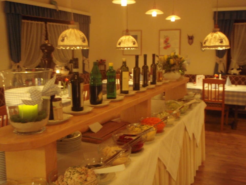Üppiges Salatbüffet Pension Pinzgauer Hof