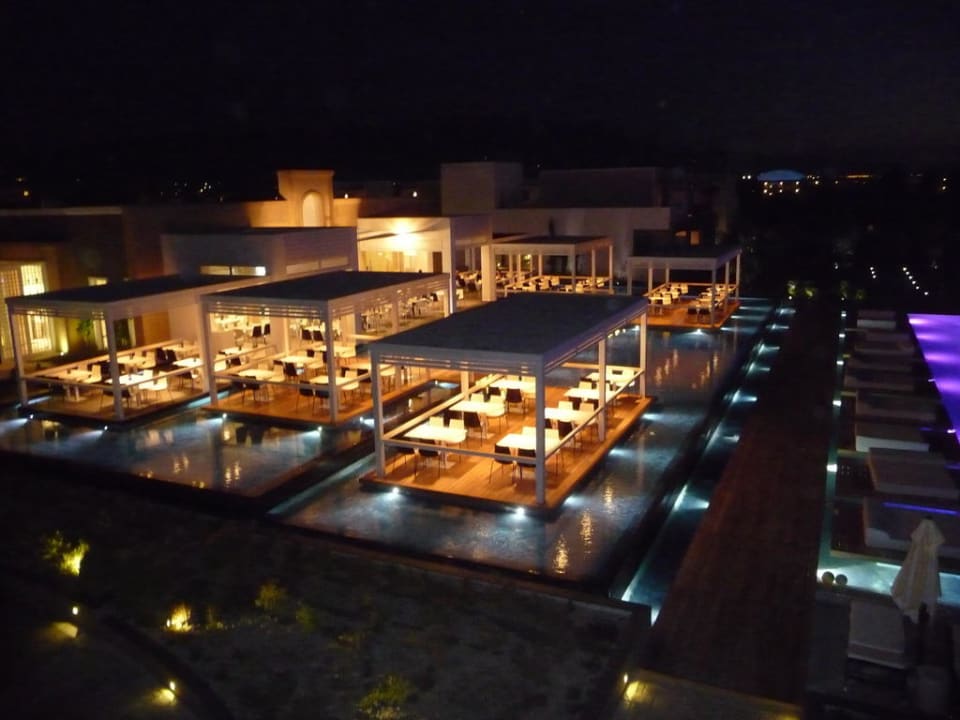 Restaurant am Abend Sentido Pelagos Suites & Spa