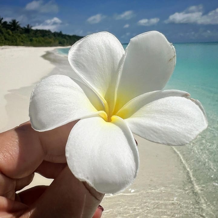 Strand Ahiva Village