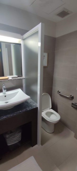 Zimmer Achievers Airport Hotel