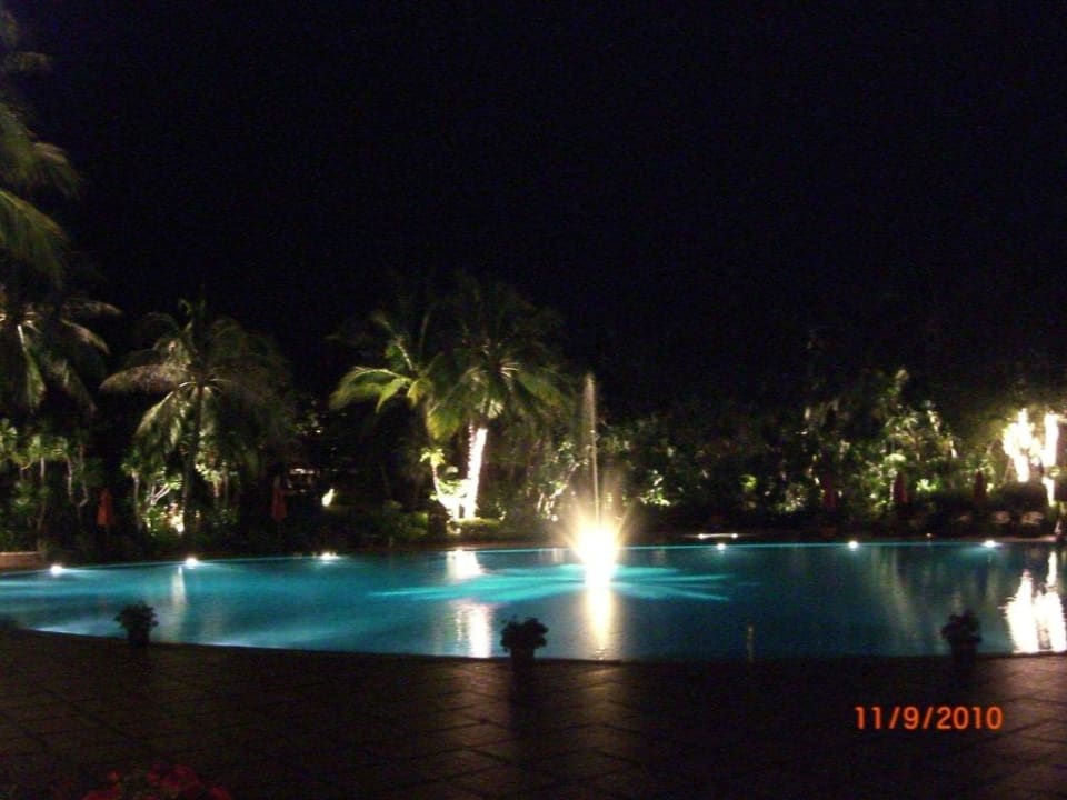 Pool bei Nacht Santiburi Koh Samui