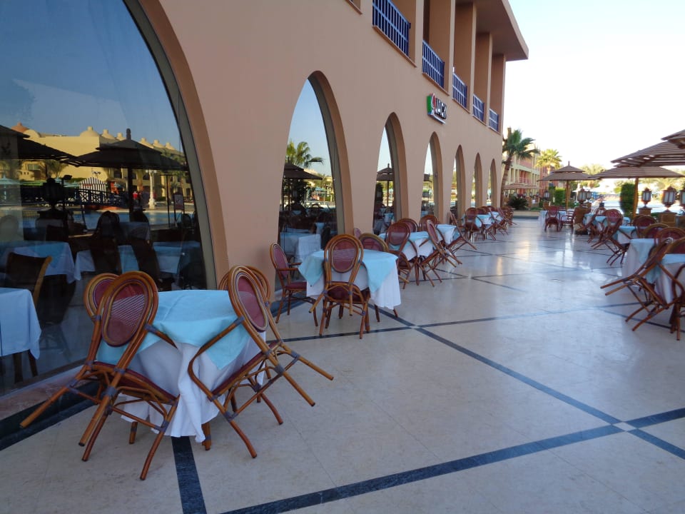 Haupt Restaurant  Titanic Beach Spa & Aqua Park