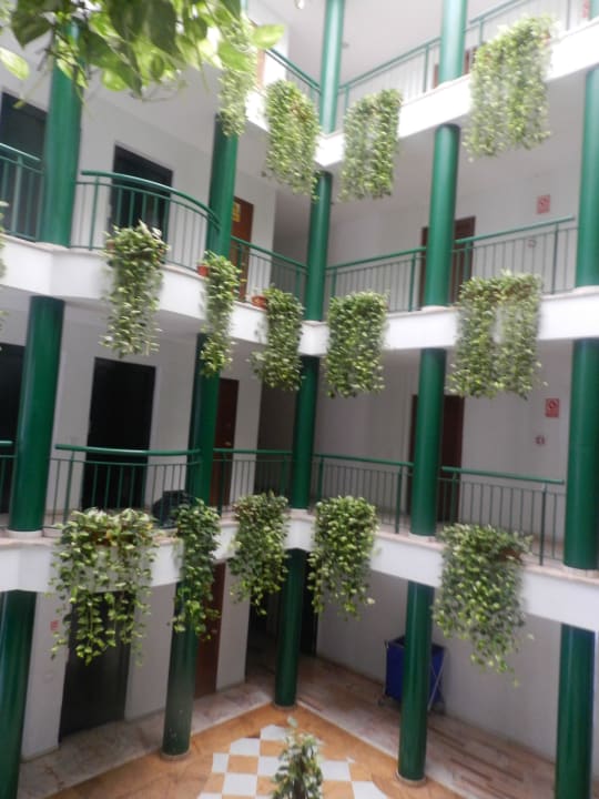 Klatka schodowa Apartments Bib-Rambla