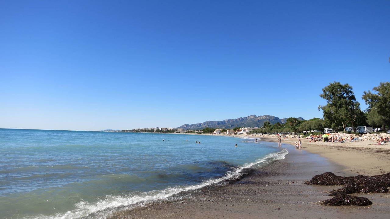 Strand (Blick Richtung Hospitalet) Camping Playa Montroig