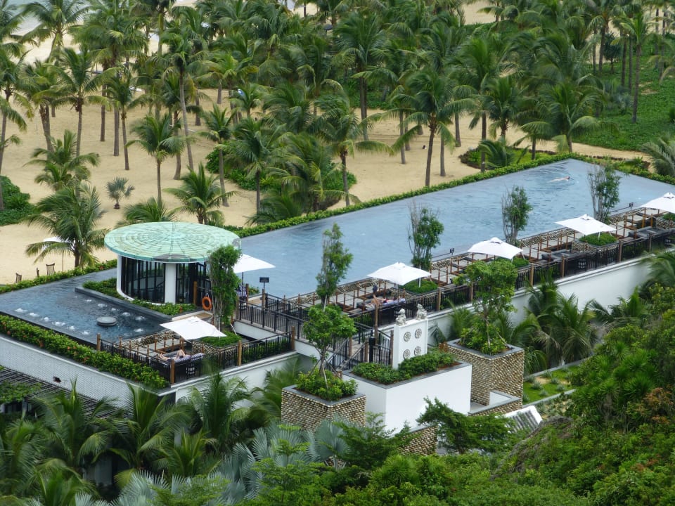 Blick zum Longpool Hotel InterContinental Danang Sun Peninsula Resort