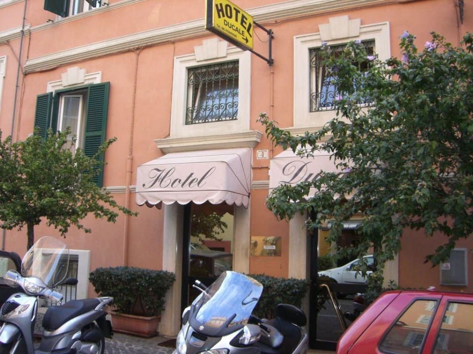 Der Eingang Hotel Ducale