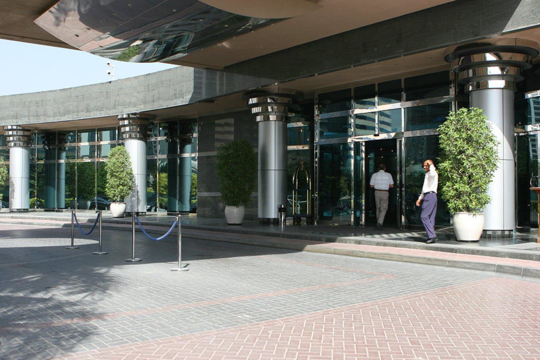 Eingangsbereich Le Meridien Mina Seyahi Beach Resort & Waterpark