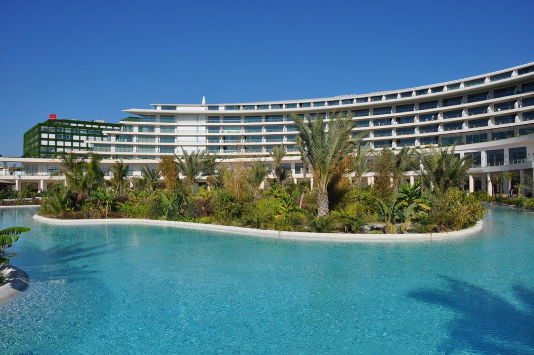 Blick aufs Hotel aus der Gartenanlage Maxx Royal Belek Golf Resort
