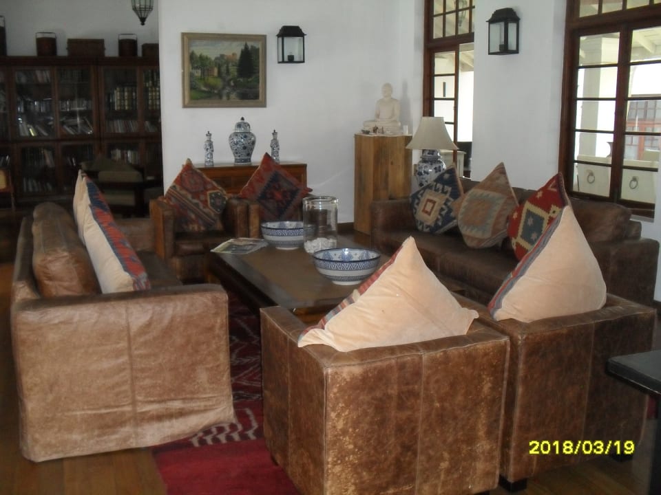 Lobby D Pavilion Inn