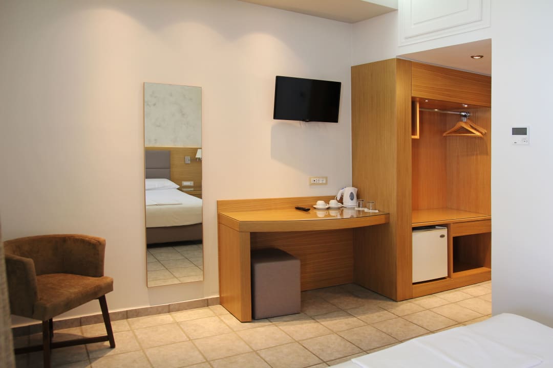 Zimmer Achilles Hotel