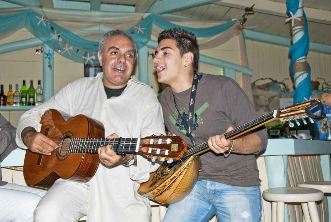 Pavlos-Live in Thalassa Bar Porto Koukla Beach