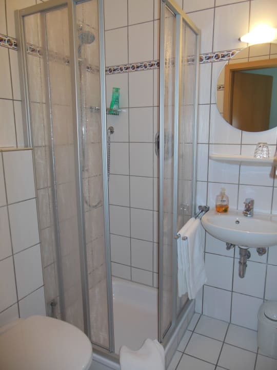 Bad Zimmer Nr. 8 Gästehaus Am Deich