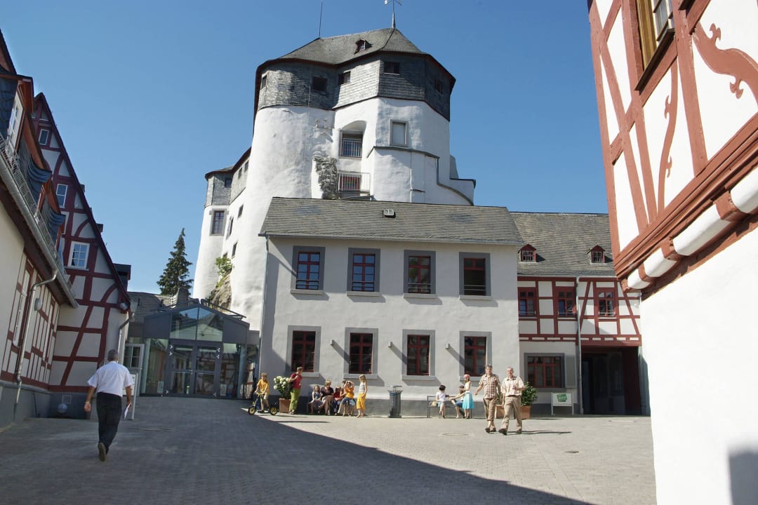 Schlosshof der Jugendherberge Diez Grafenschloss-Jugendherberge Diez