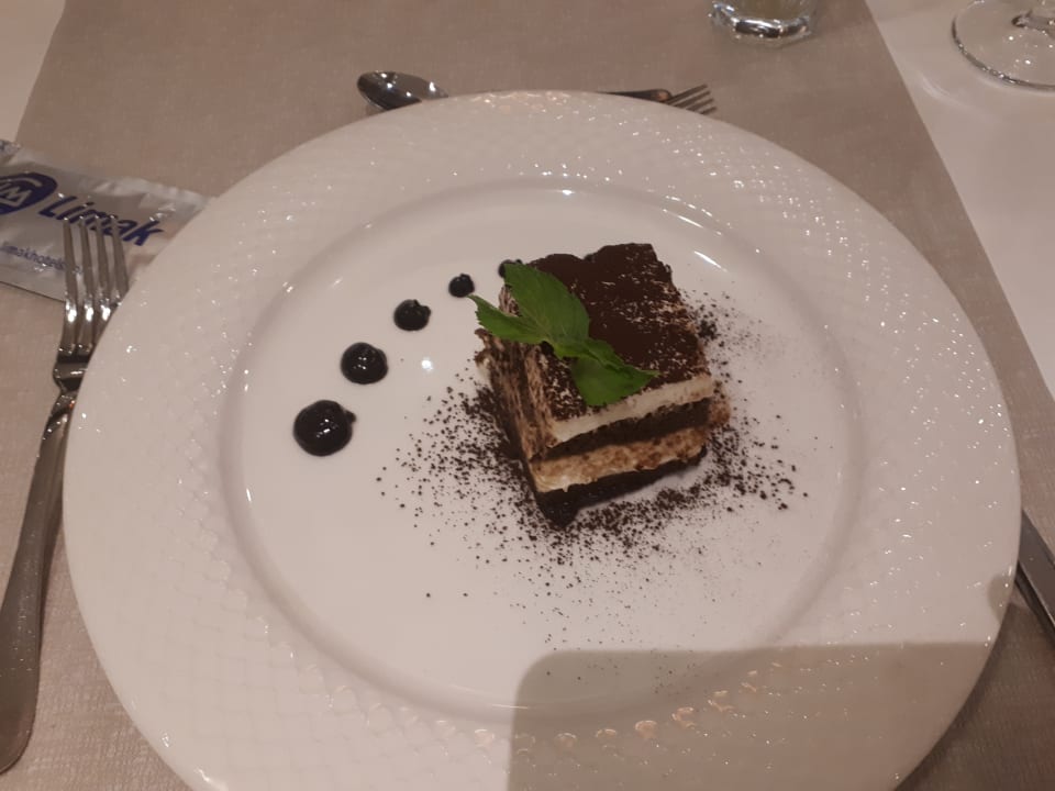 Gastro Limak Lara Deluxe Hotel & Resort