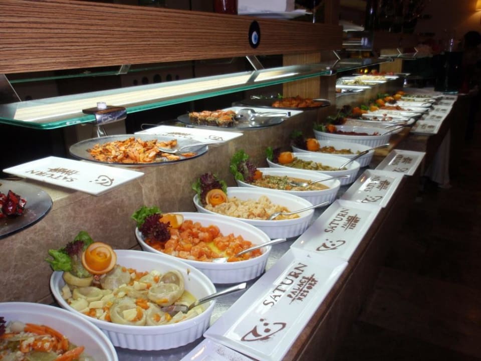 Reichliches Buffet Saturn Palace Resort Hotel