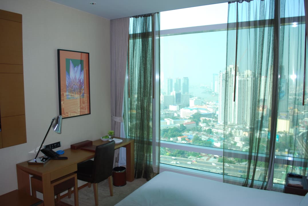 2 Eastin Grand Hotel Sathorn