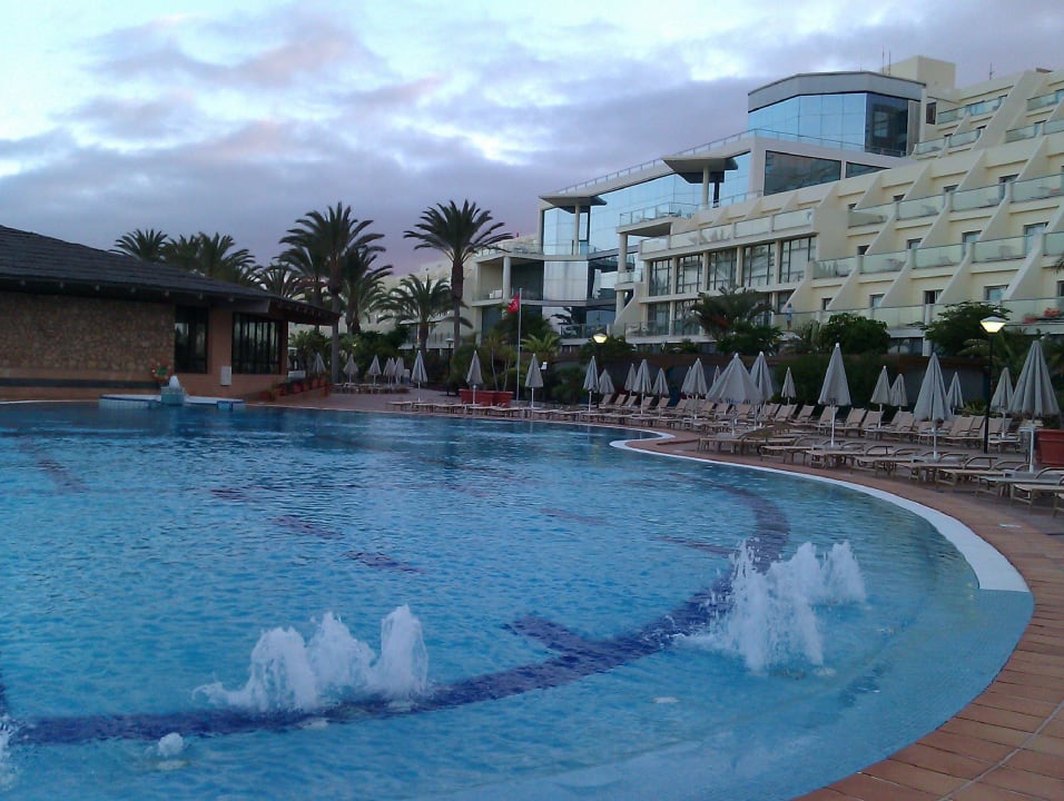 Hotelanlage am Abend SBH Hotel Costa Calma Palace