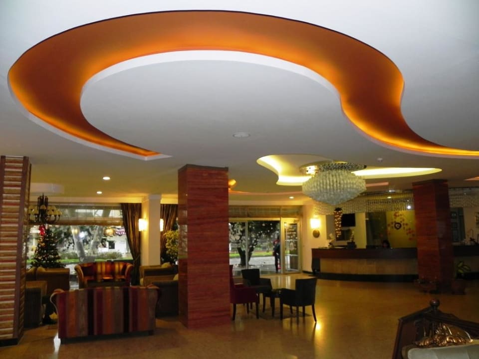 Empfangshalle Hotel Grand Okan