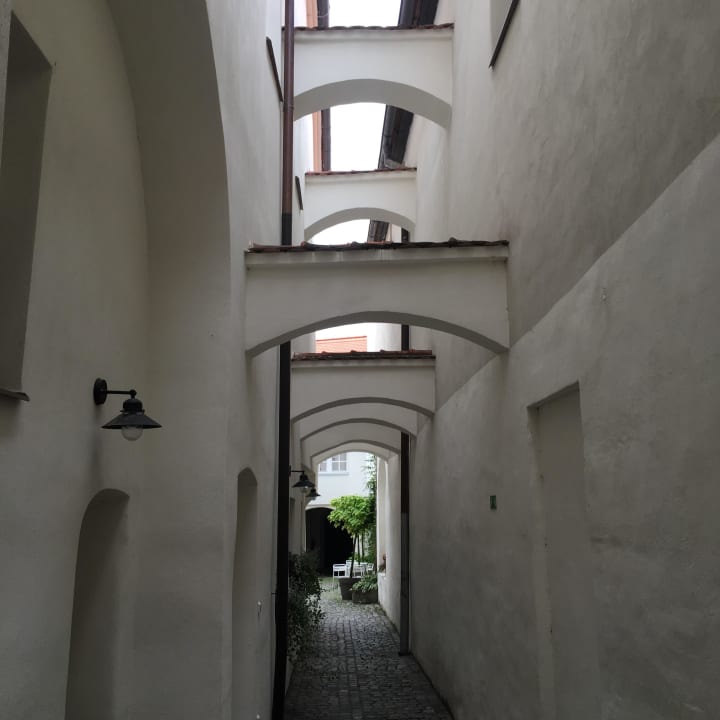 Innenhof TGM Hotel Residence