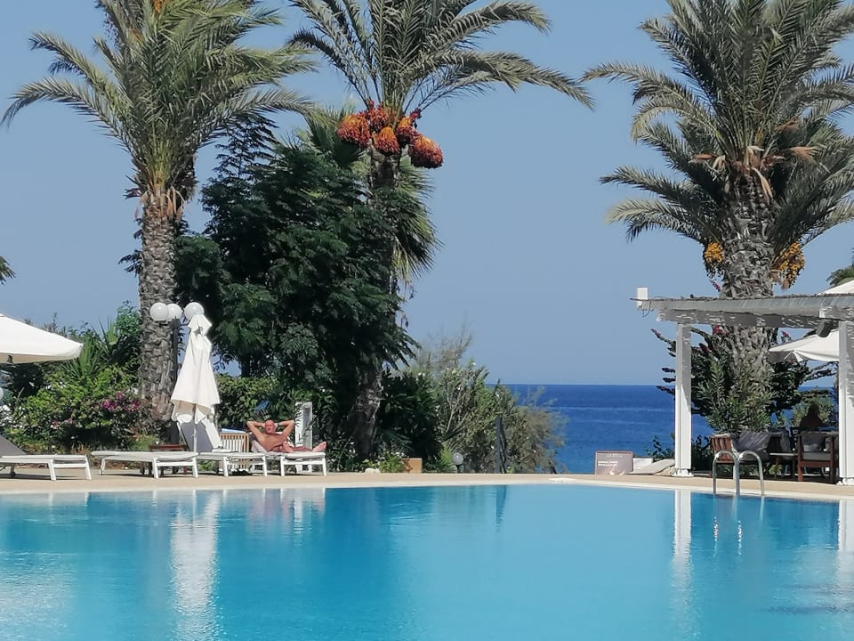 Pool Crystal Springs Beach Hotel