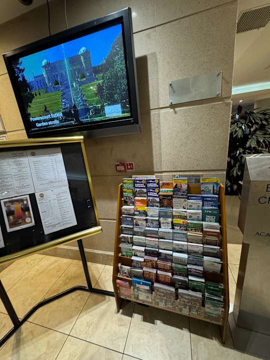 Lobby Academy Plaza Hotel