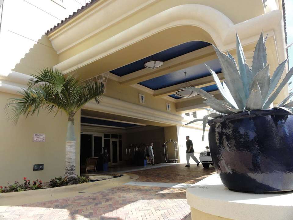 Hotel - Eingang Hotel The Atlantic Resort & Spa