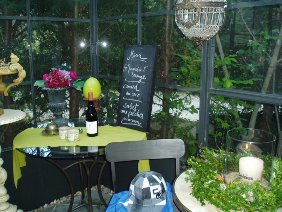 Stilvoll speisen in der Orangerie Hotel La Bergerie St. Gens