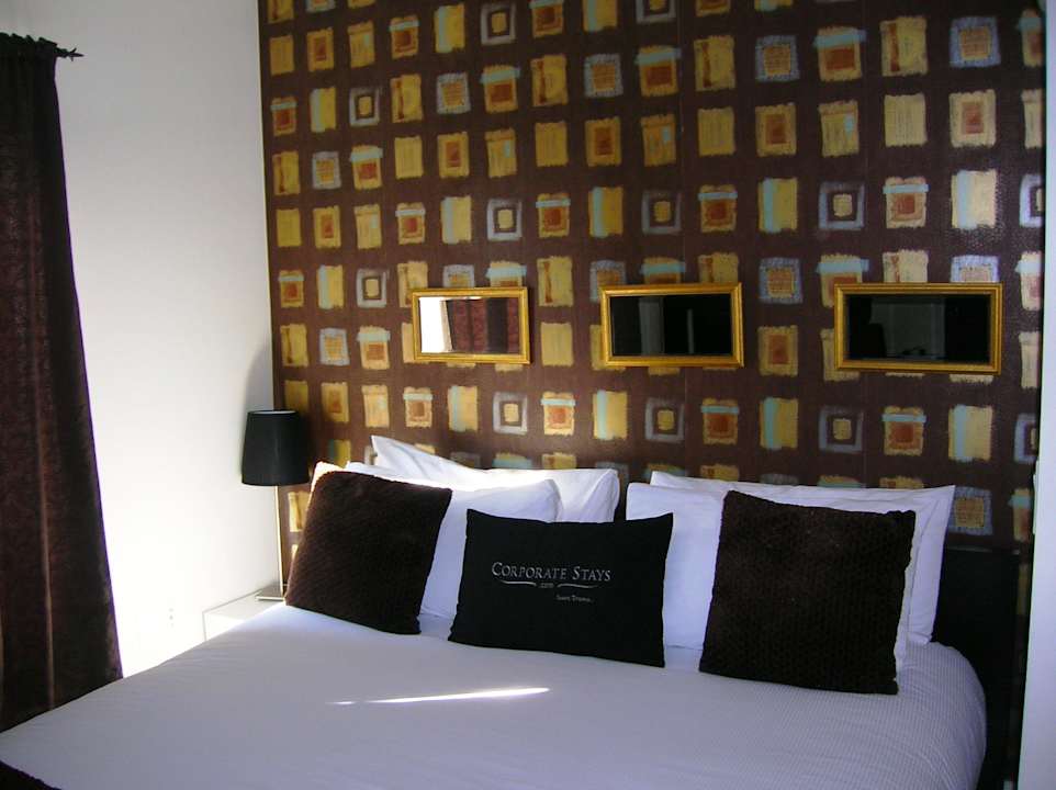 Bett Palais des Congres Furnished Apartments