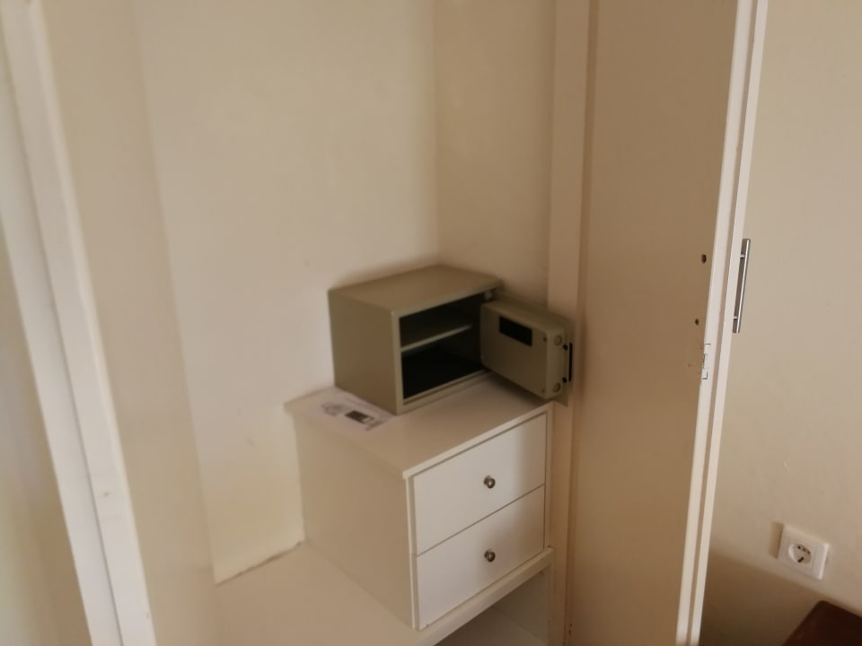 Zimmer Hotel Dassia Beach