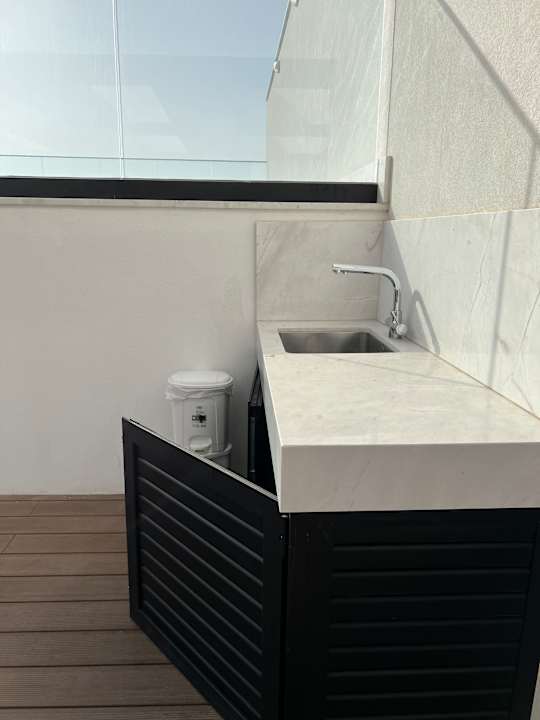 Pool Sanders Crystal 2 - Cute 1-bdr Apt With Shared Rooftop