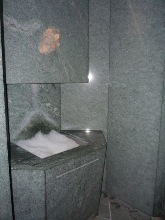 Eisgrotte The Grand Arosa Pop-up Hotel