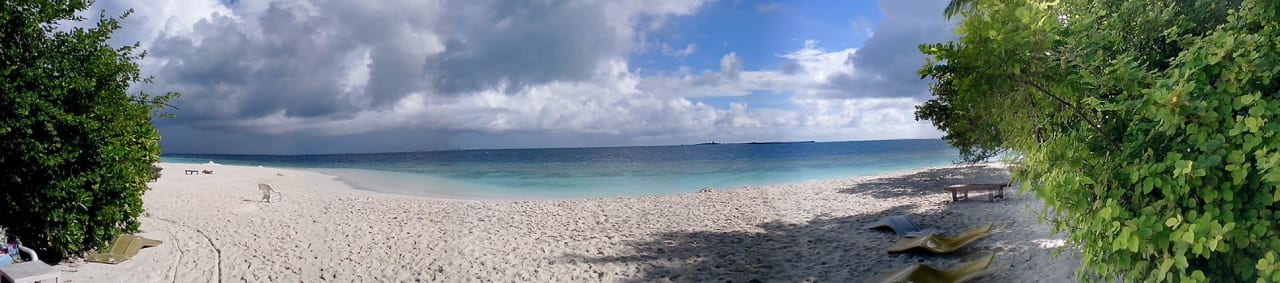 Strand Embudu Village