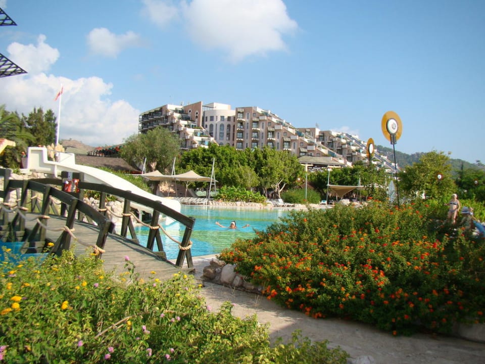 Сквер Limak Limra Hotel & Resort