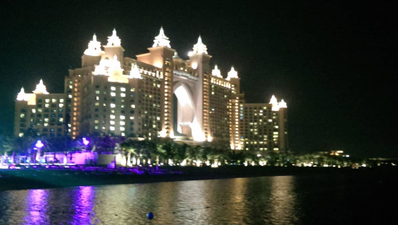 Bei Nacht Atlantis, The Palm