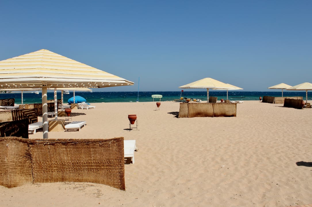 Strand Menaville Safaga